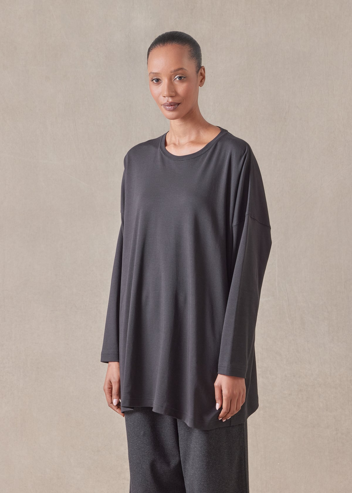 cotton jersey long sleeve round neck t-shirt - long