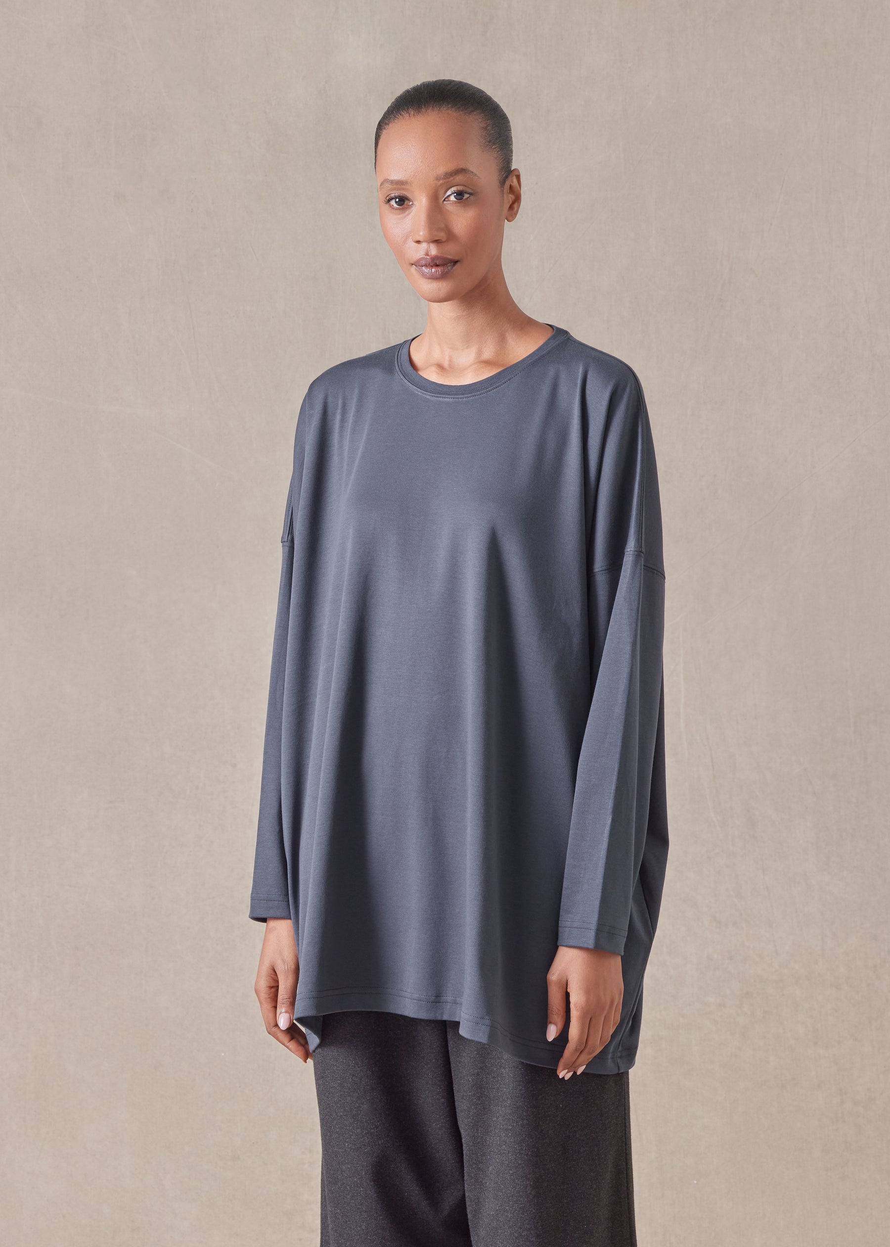 cotton jersey long sleeve round neck t-shirt - long