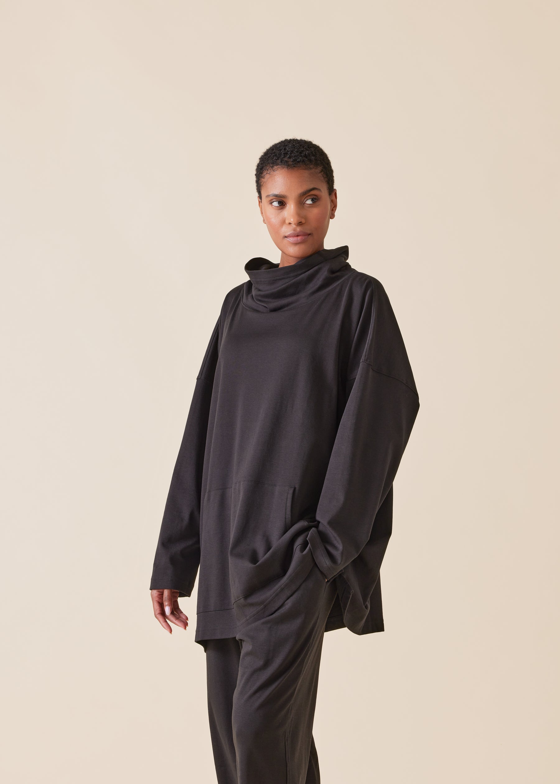 cotton jersey monks top with pouch pocket