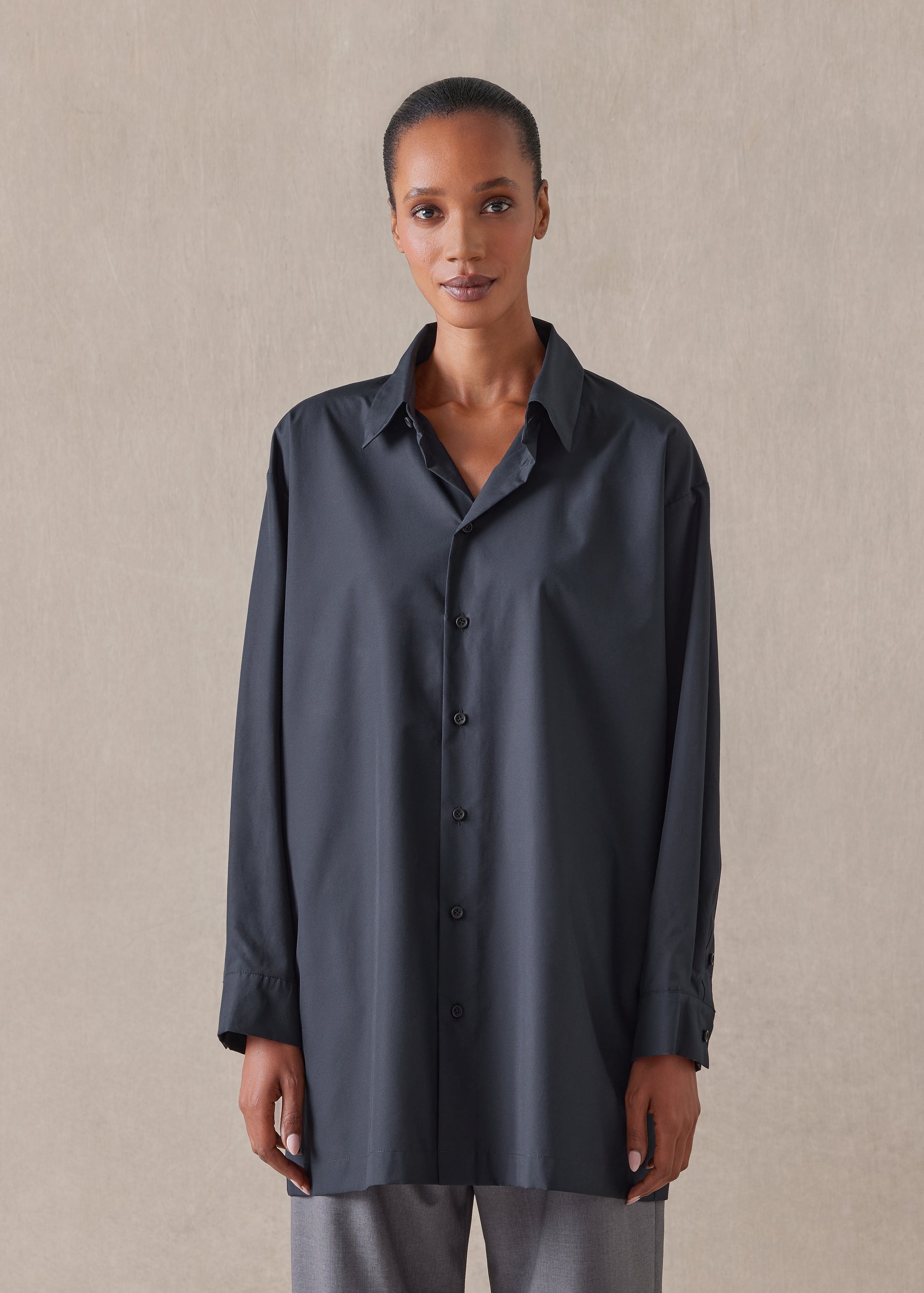 cotton poplin slim a-line back pleat shirt with collar - long plus