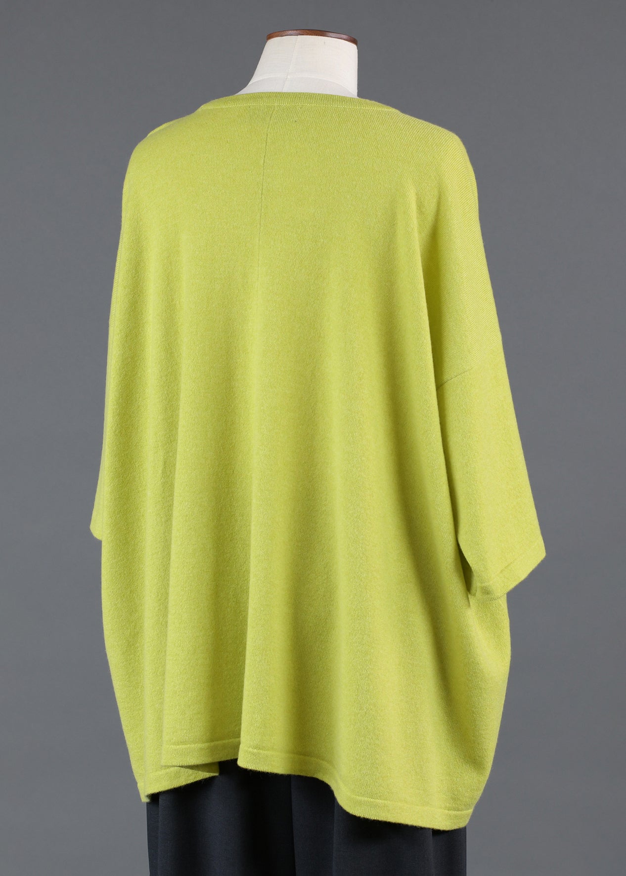 cashmere angle-to-front round neck sweater - mid plus