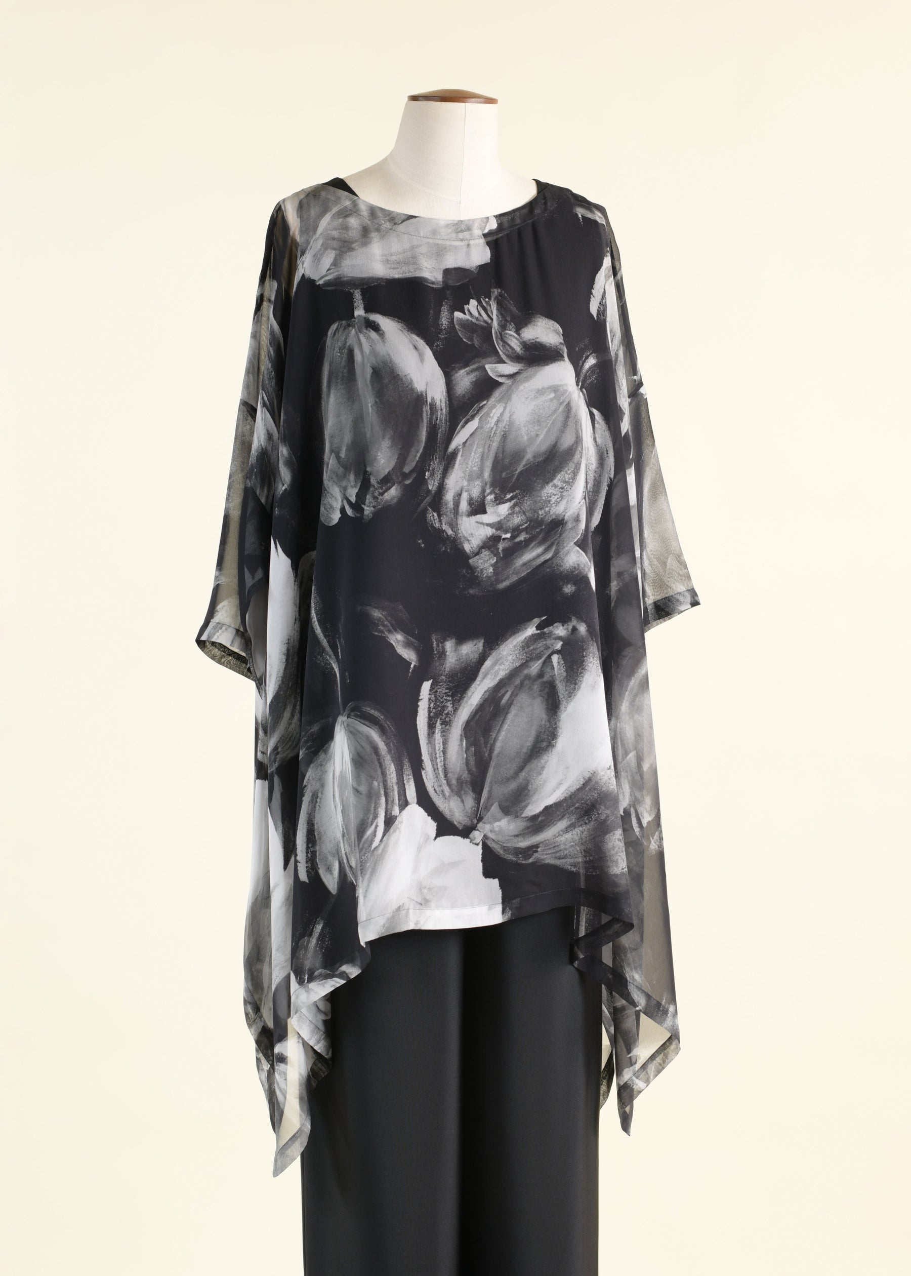 silk dps scoop neck 3/4 sleeve top - long plus