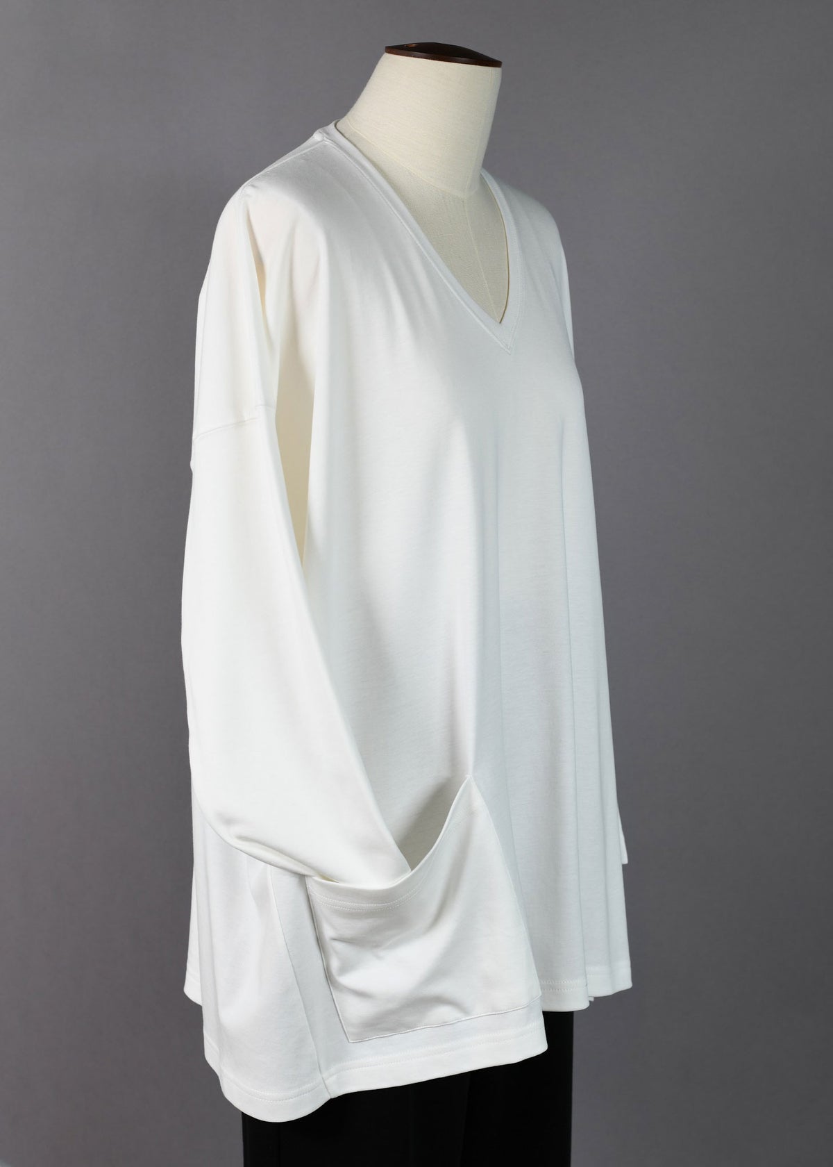 cotton jersey one pocket angle-to-front v neck - long