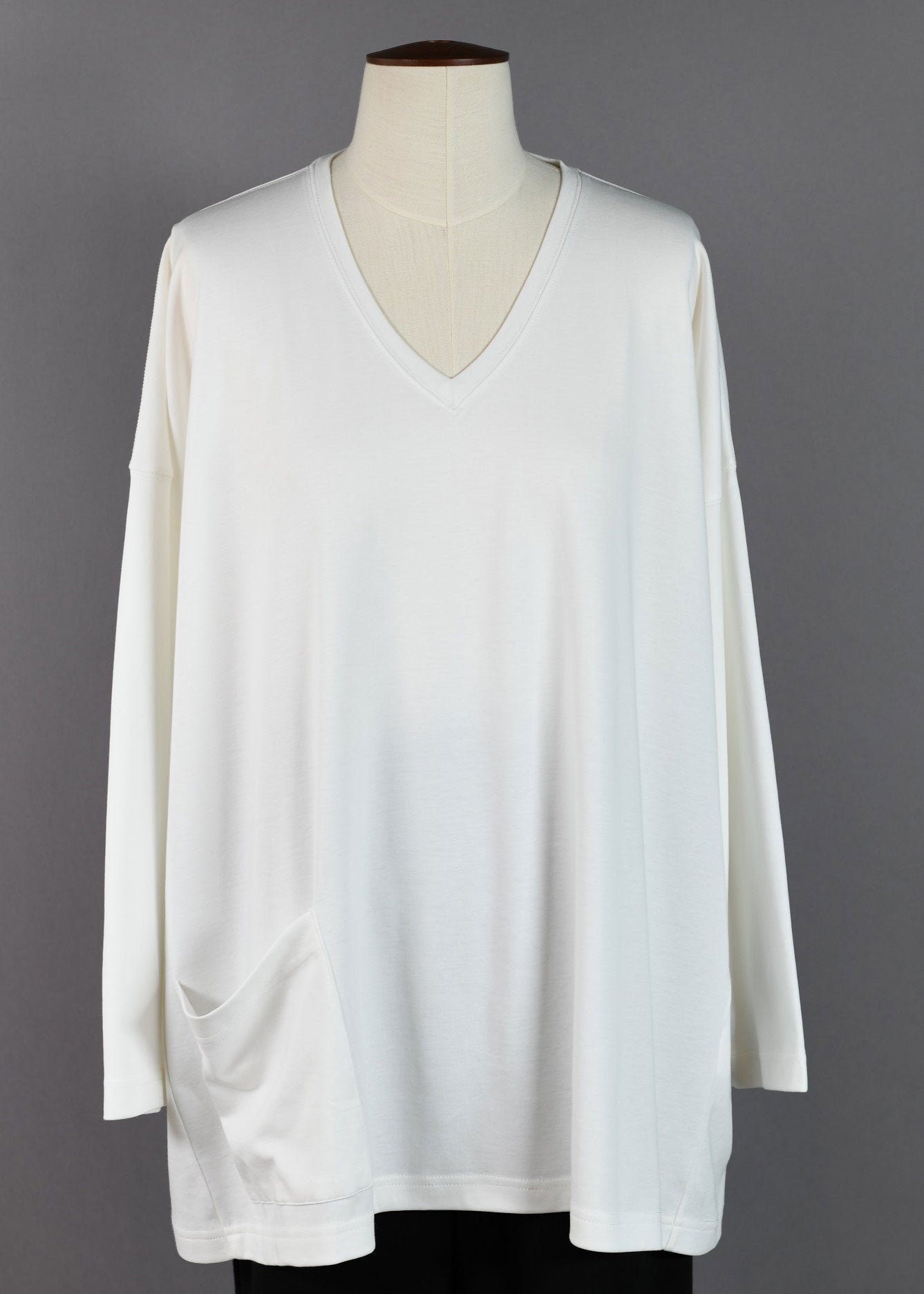 cotton jersey one pocket angle-to-front v neck - long