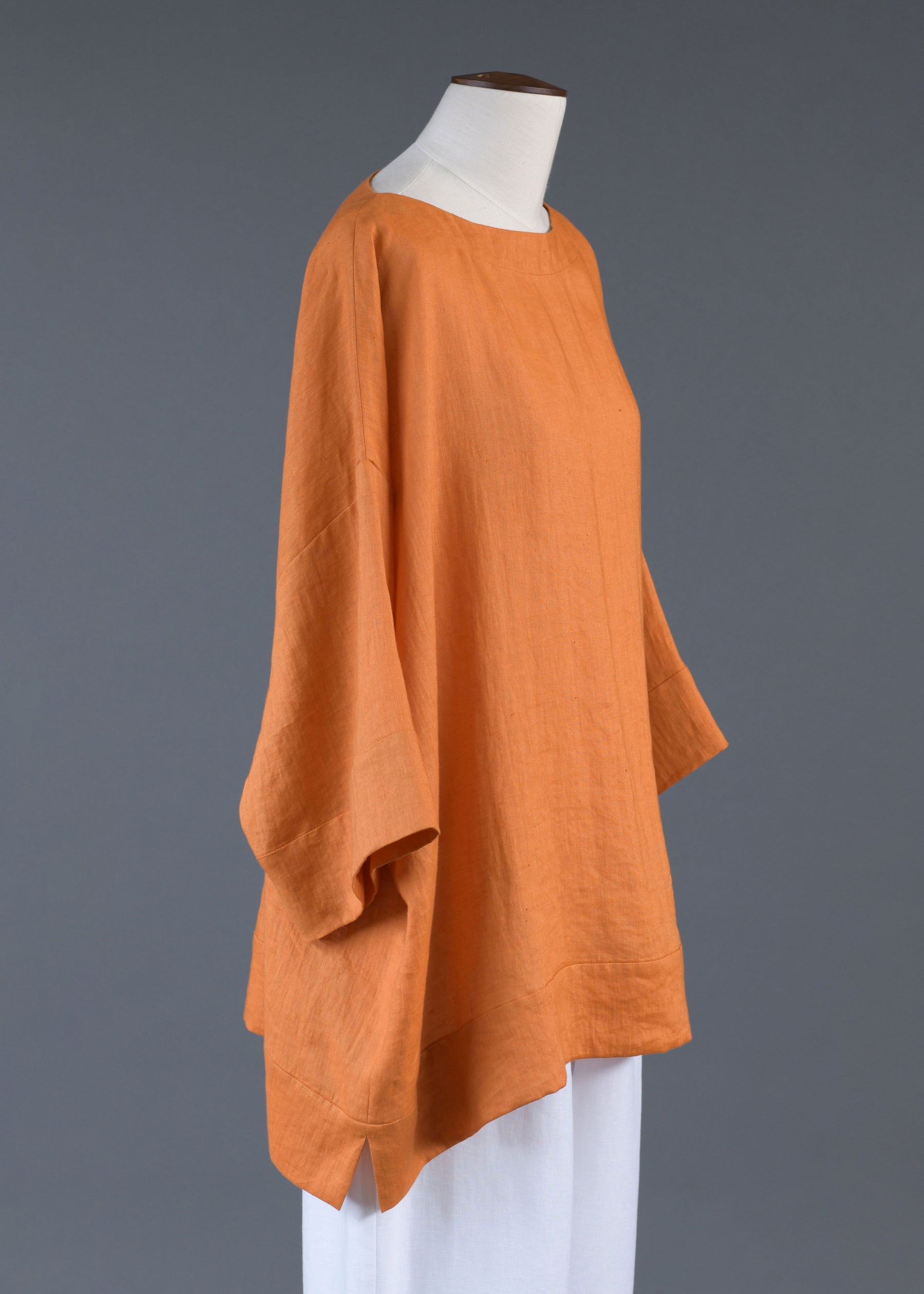 linen scoop neck 3/4 sleeve top with hem bands - long