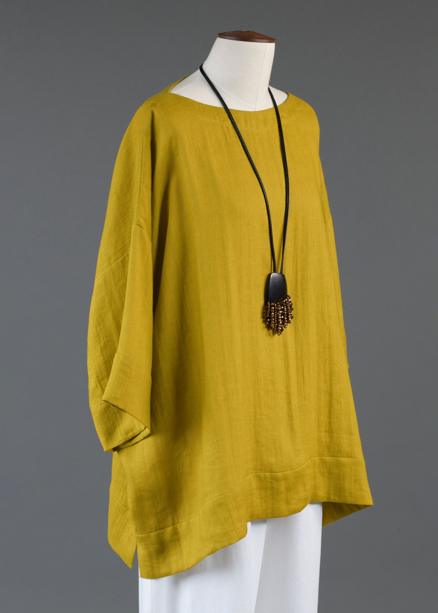 linen scoop neck 3/4 sleeve top with hem bands - long