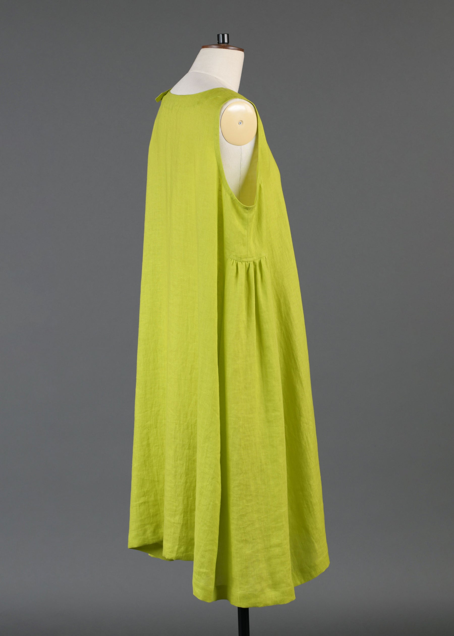 linen 3/4 length side pleated sleeveless dress