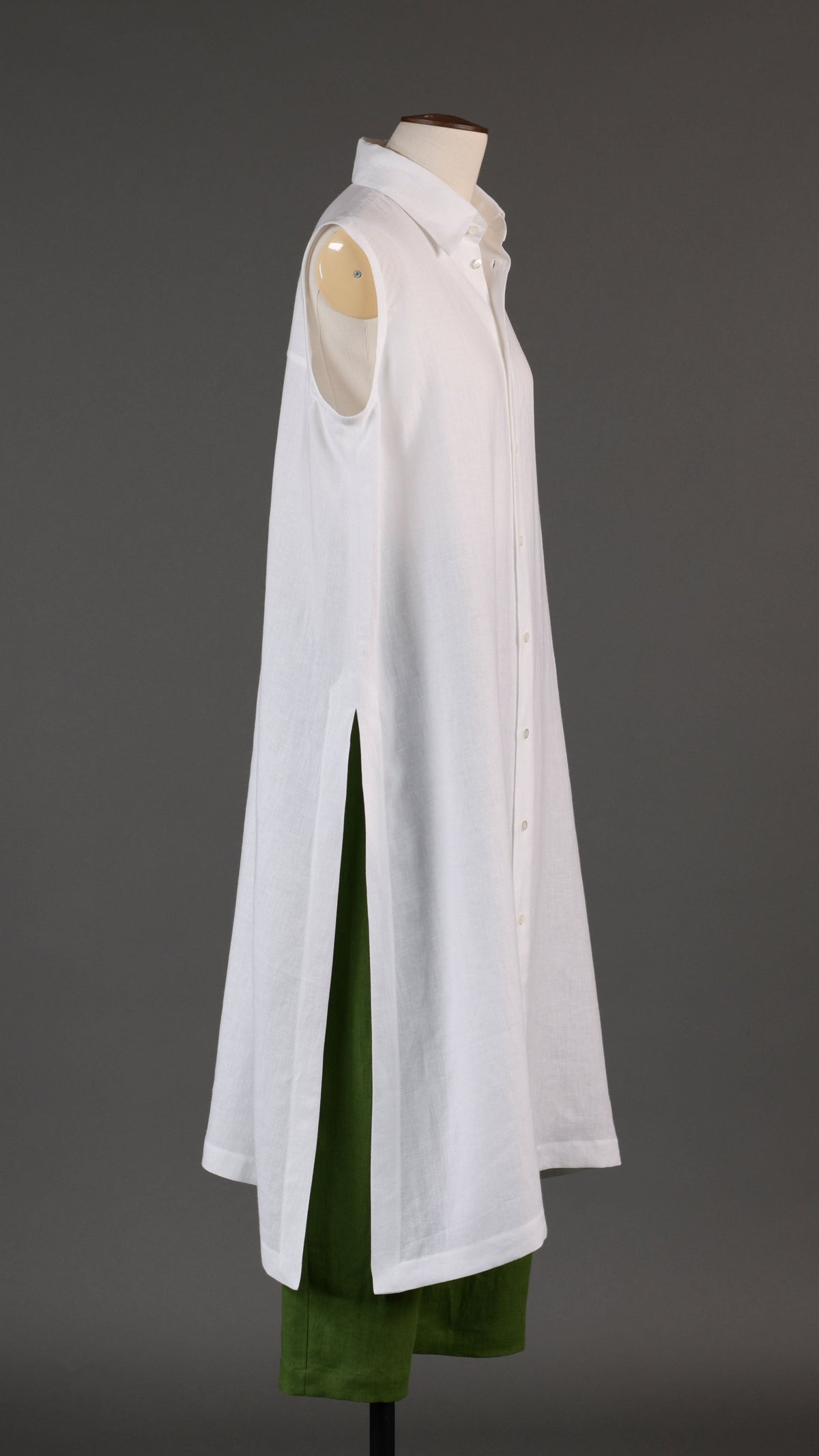 linen slim a-line sleeveless shirt dress with collar and side slit detail in white