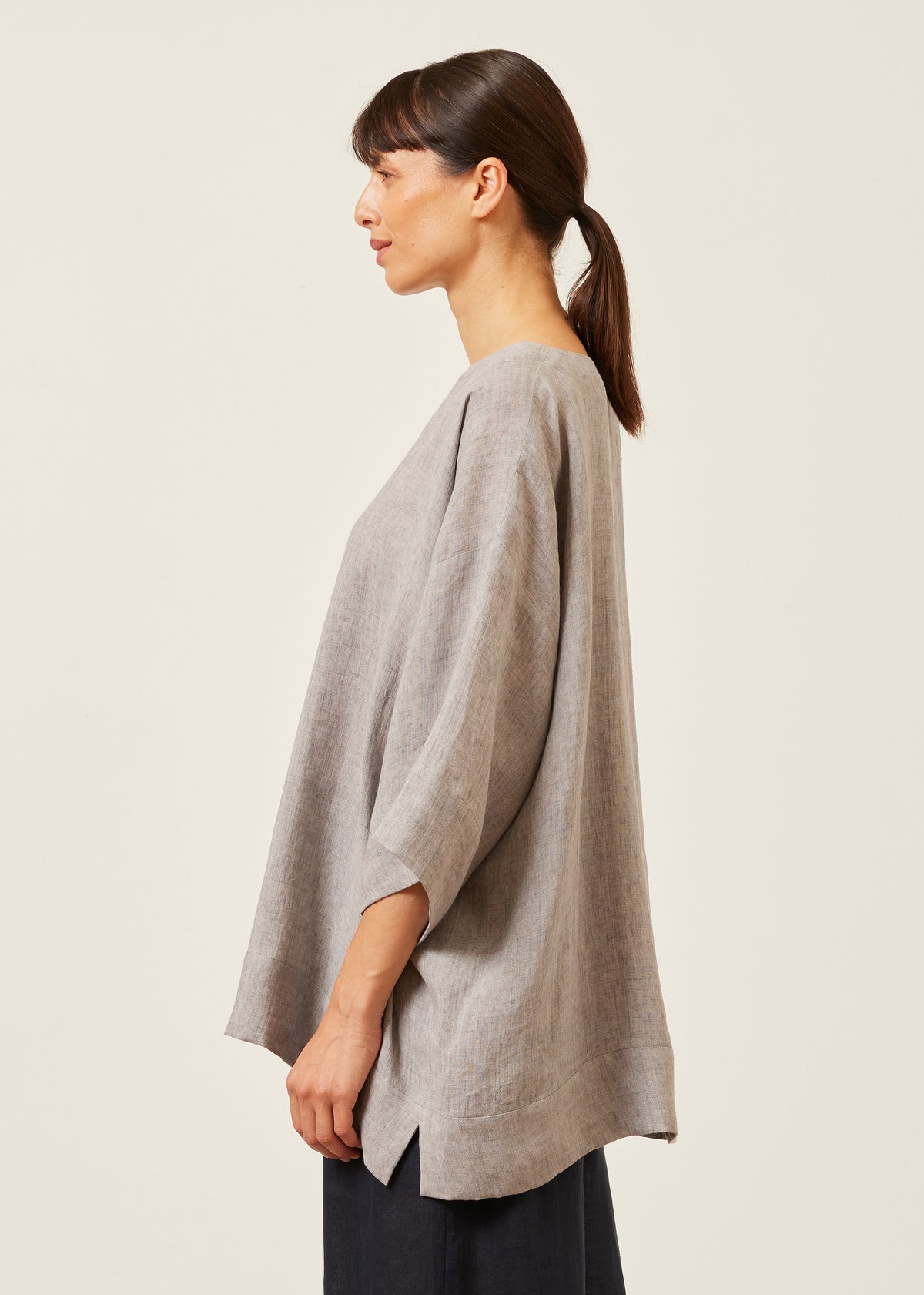 linen scoop neck 3/4 sleeve top with hem bands - long