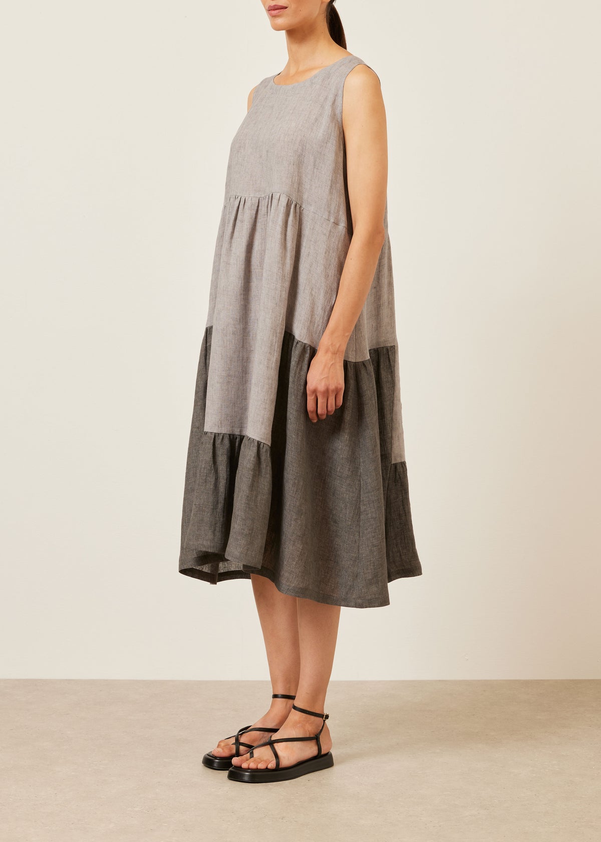 linen two tone tiered pleated sleeveless dress