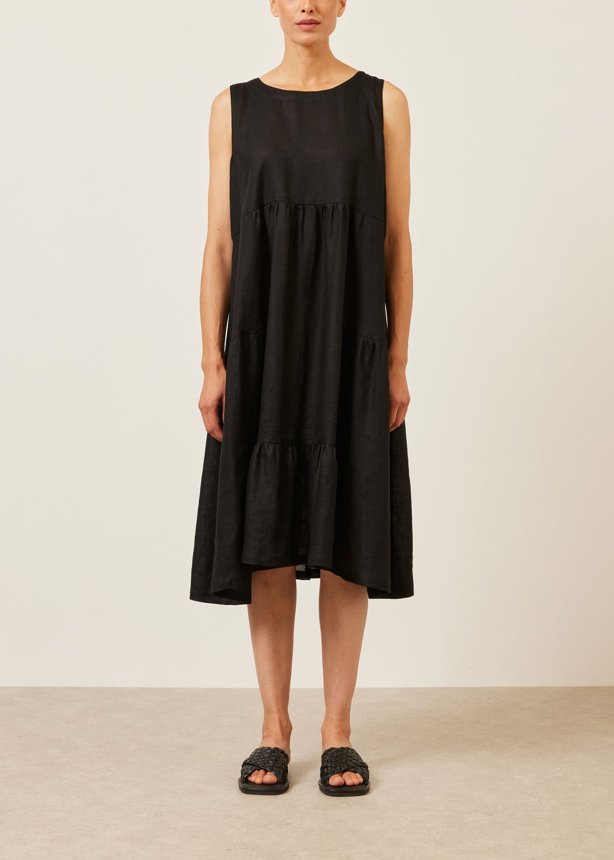 linen tiered pleated sleeveless dress