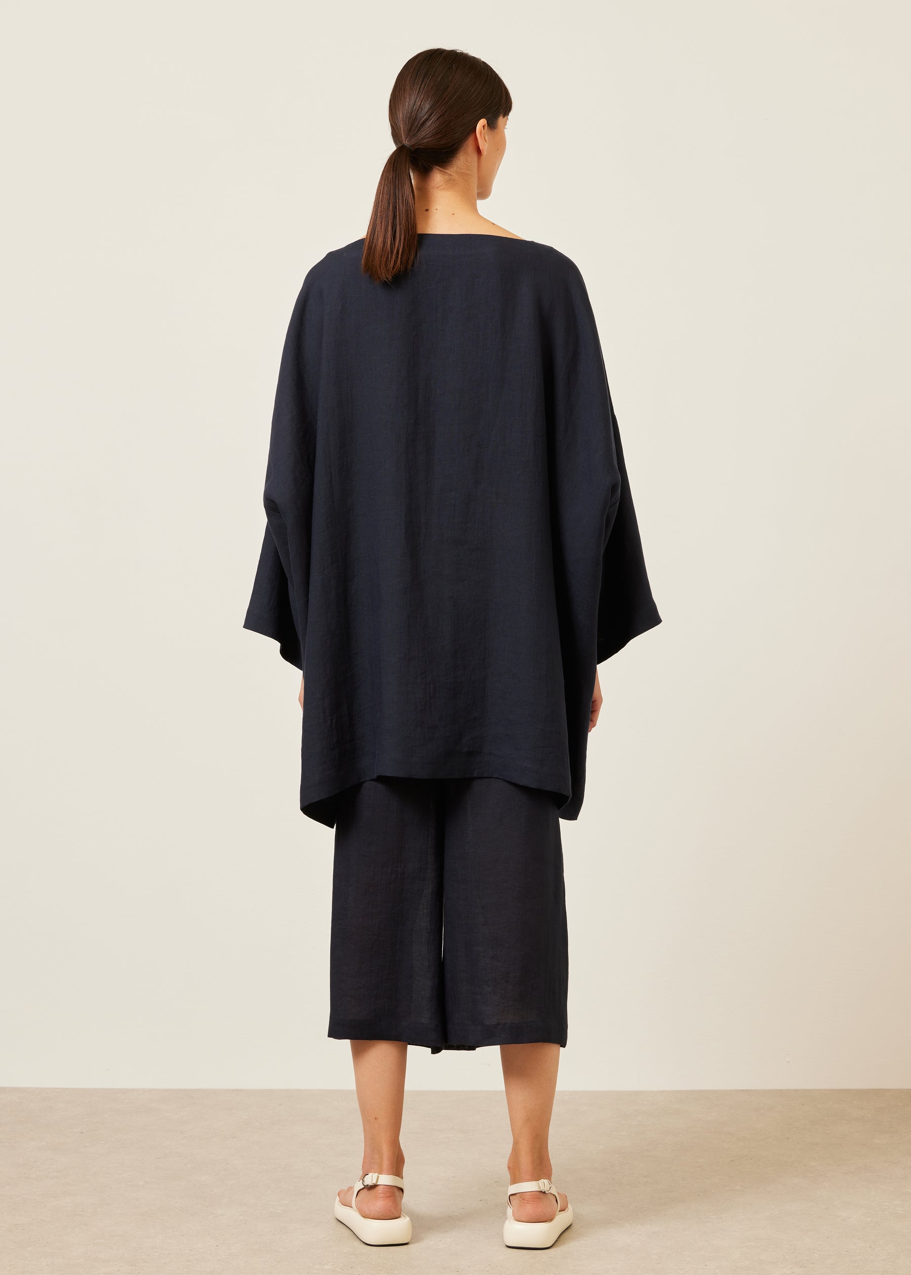 linen sloped shoulder scoop neck poncho - long plus