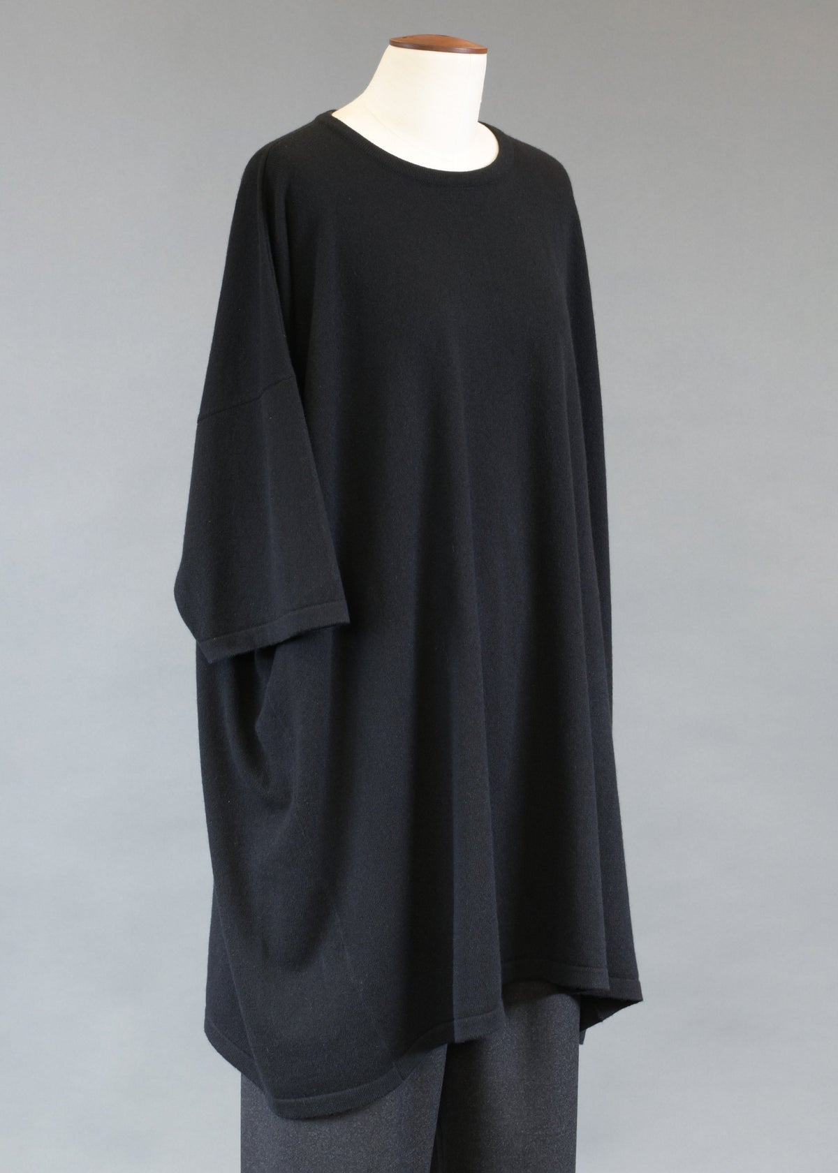 cashmere angle-to-front round neck knit t shirt - long plus