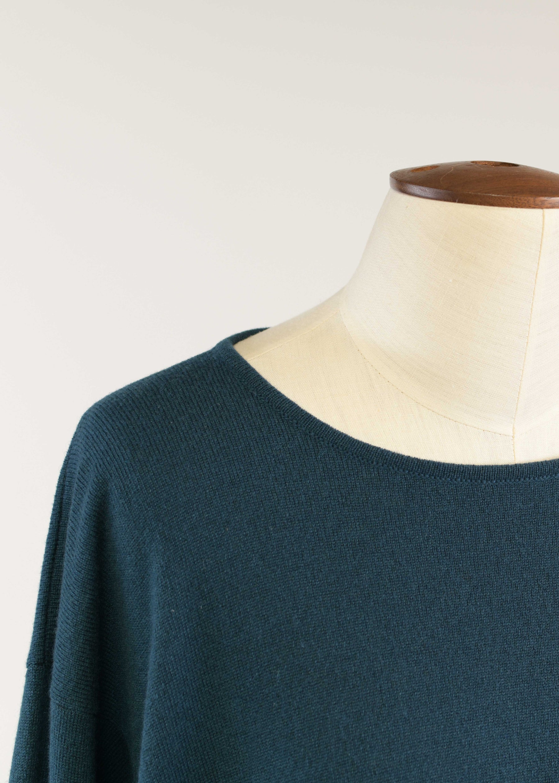 cashmere side panelled a-line bateau neck sweater - long